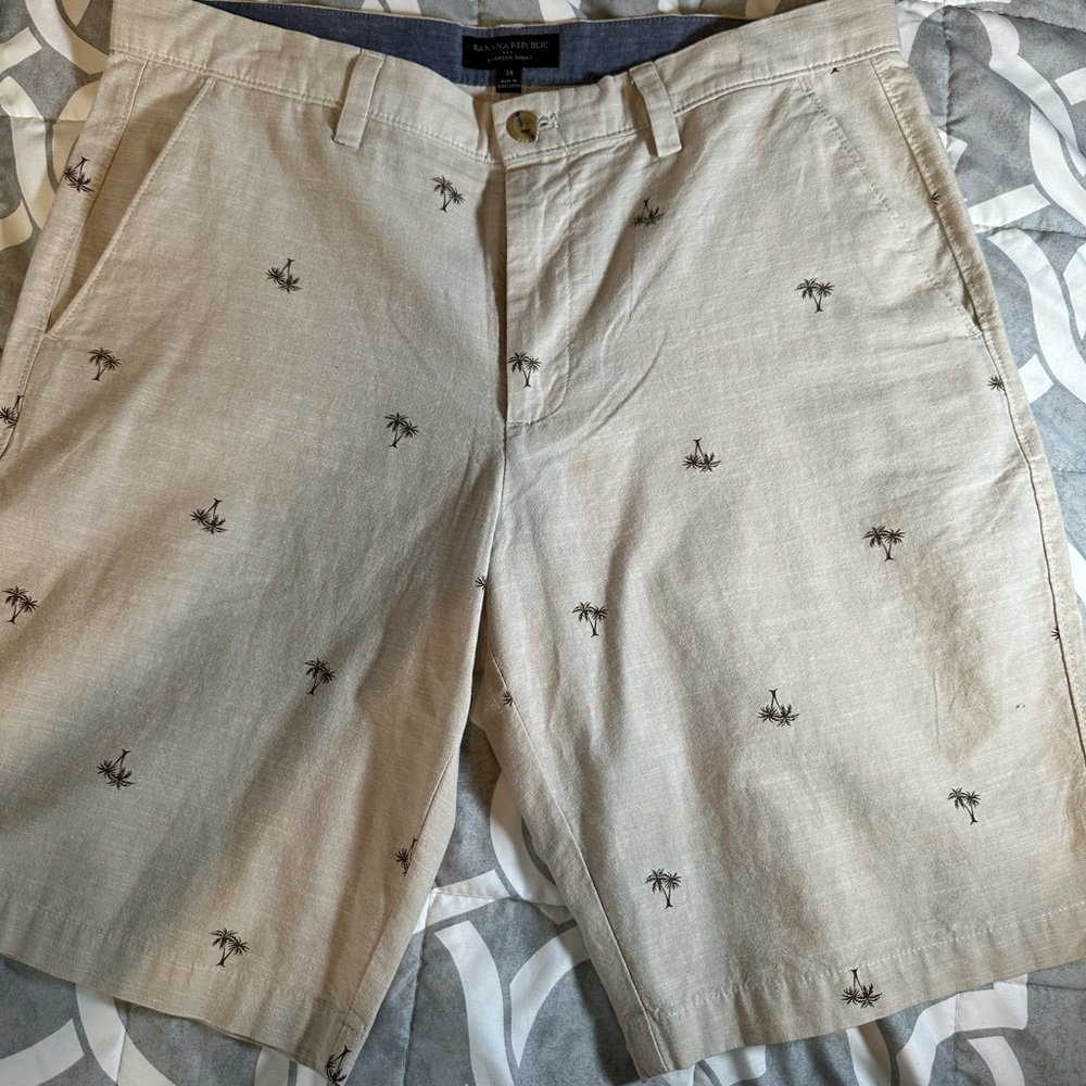 Banana Republic Tan Flat Front Shorts Classic Style